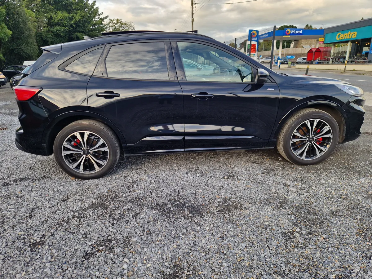 Ford Kuga SUV, Petrol Hybrid, 2023, Black