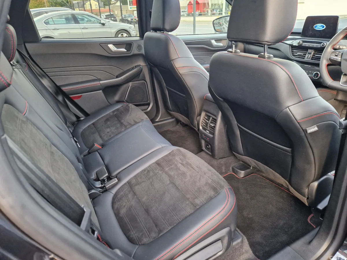 Ford Kuga SUV, Petrol Hybrid, 2023, Black