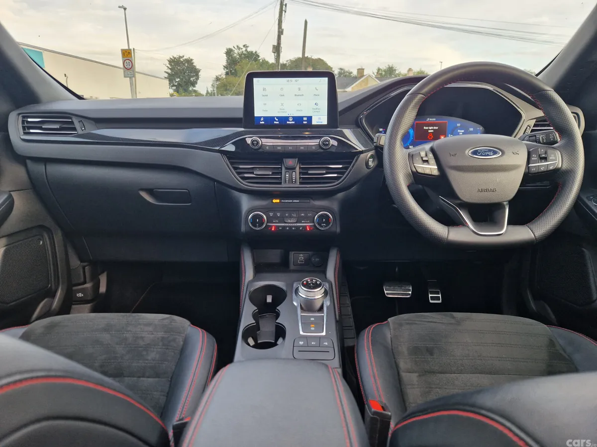 Ford Kuga SUV, Petrol Hybrid, 2023, Black
