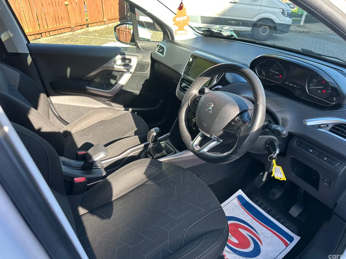 Peugeot 2008 SUV, Petrol, 2015, White