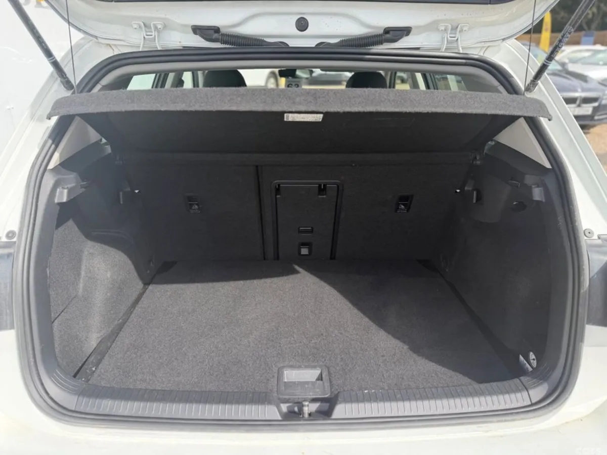 Volkswagen Golf Hatchback, Petrol, 2023, White