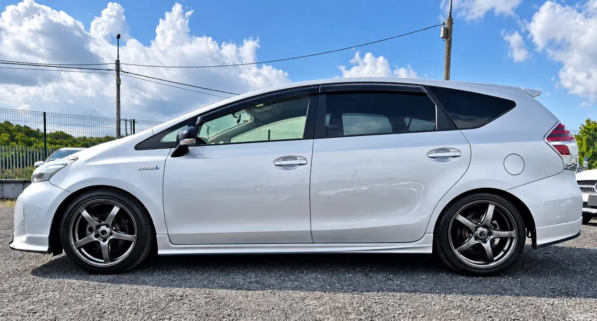 Toyota Prius MPV, Petrol Hybrid, 2016, Silver