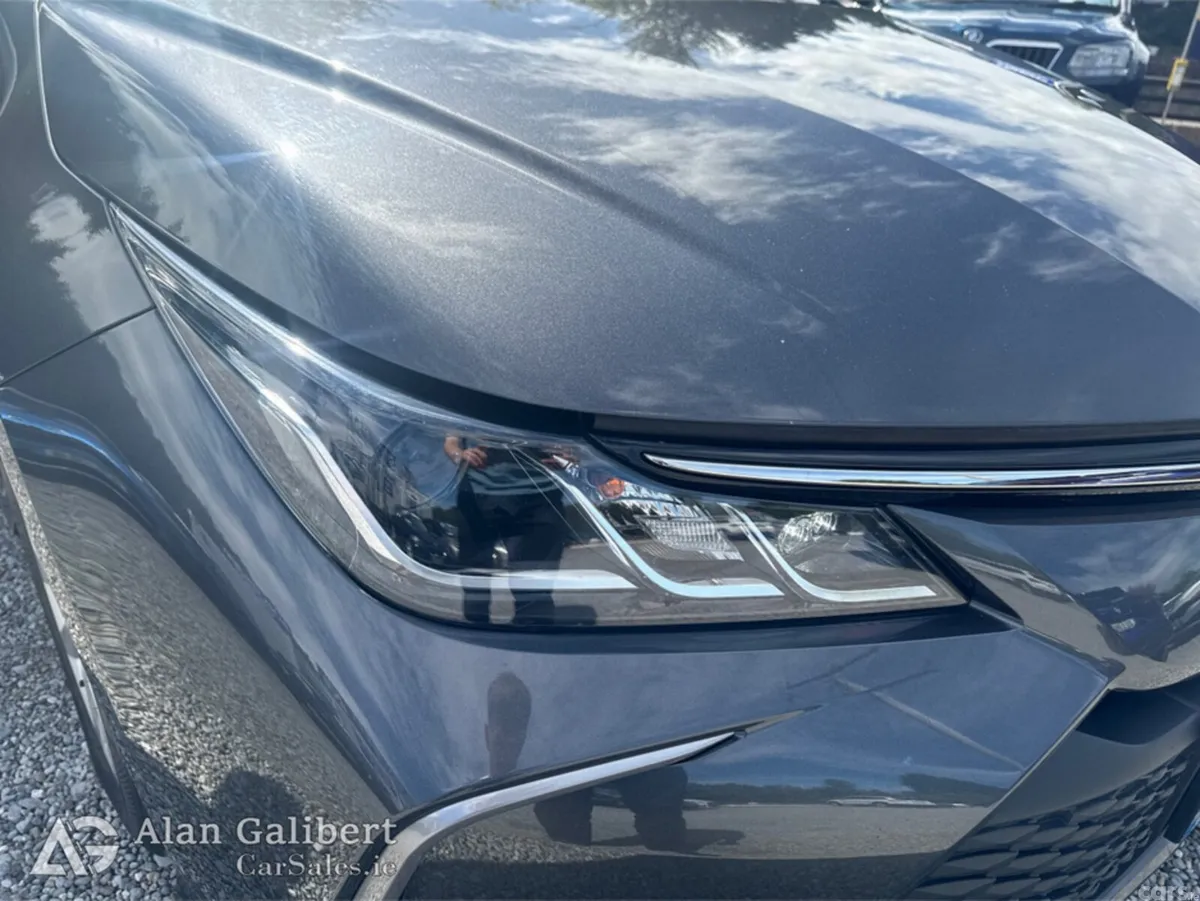 Toyota Corolla Saloon, Petrol Hybrid, 2023, Grey