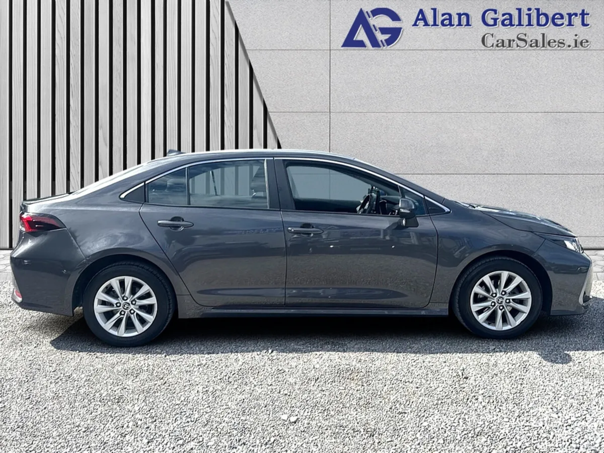 Toyota Corolla Saloon, Petrol Hybrid, 2023, Grey