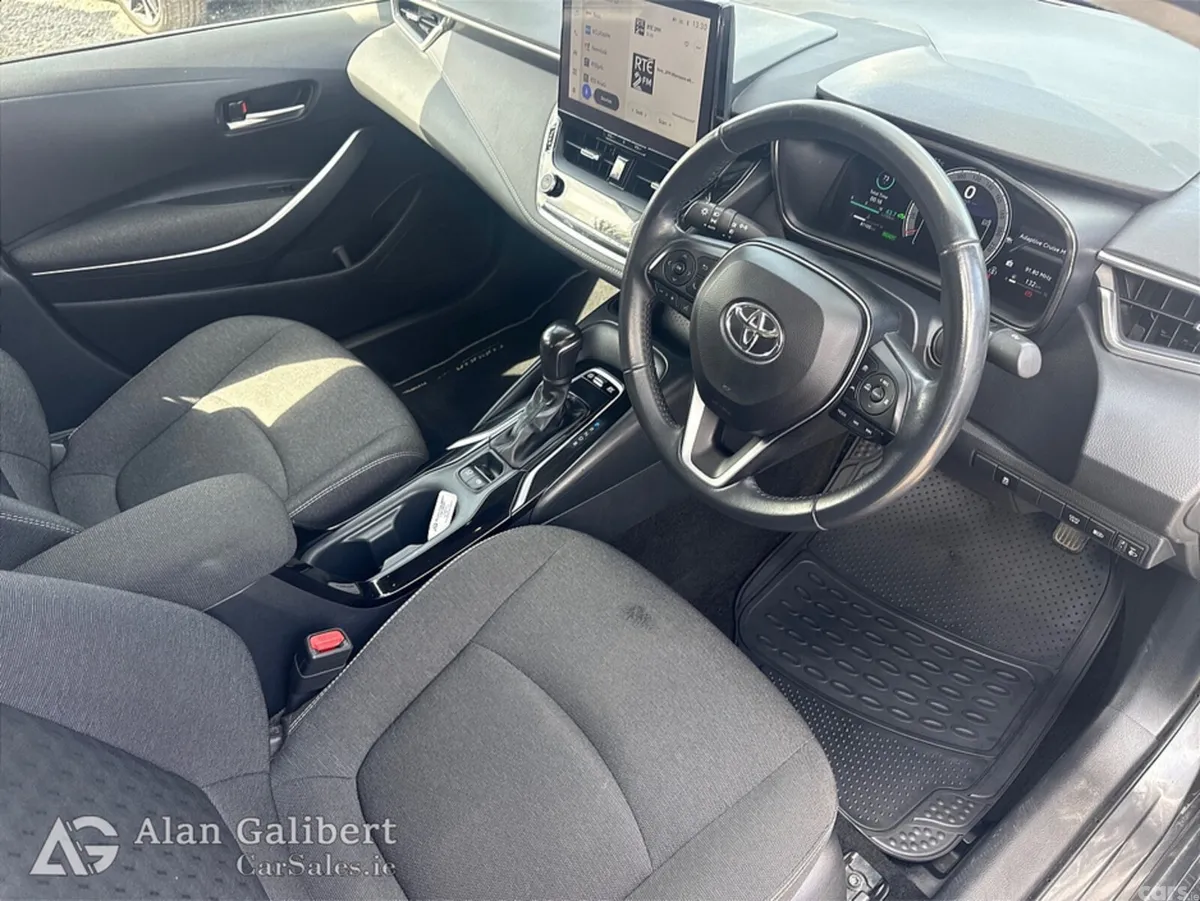 Toyota Corolla Saloon, Petrol Hybrid, 2023, Grey