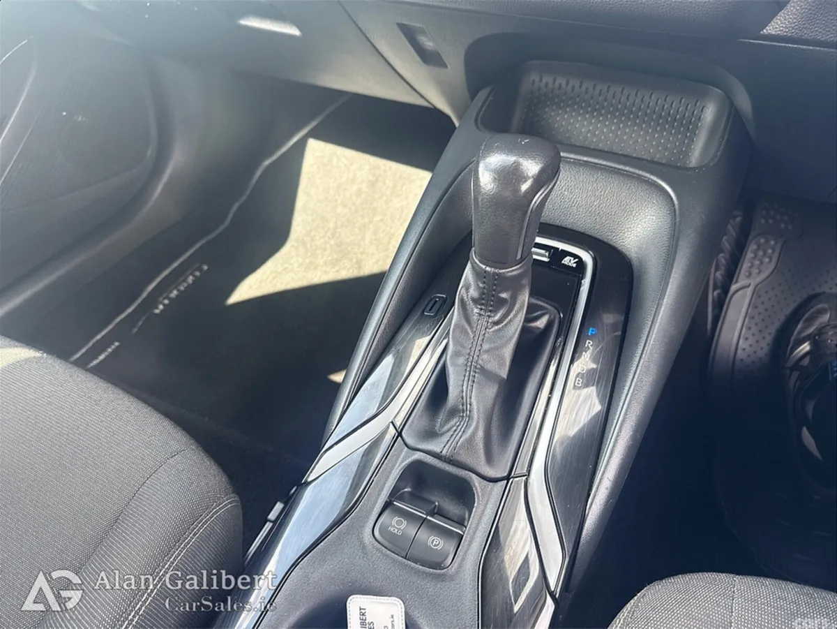 Toyota Corolla Saloon, Petrol Hybrid, 2023, Grey