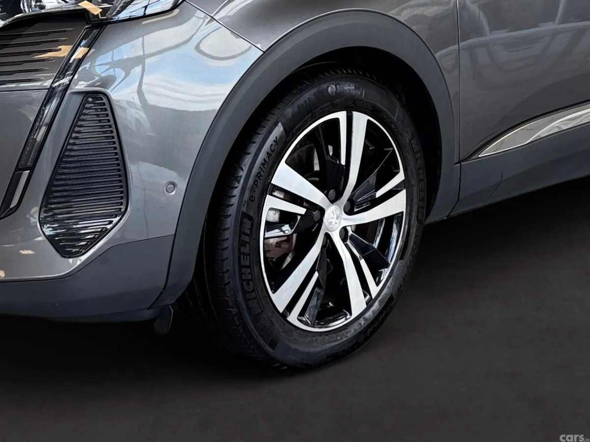 Peugeot 3008 SUV, Petrol Plug-in Hybrid, 2023, Grey