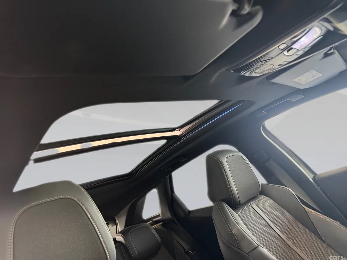 Peugeot 3008 SUV, Petrol Plug-in Hybrid, 2023, Grey