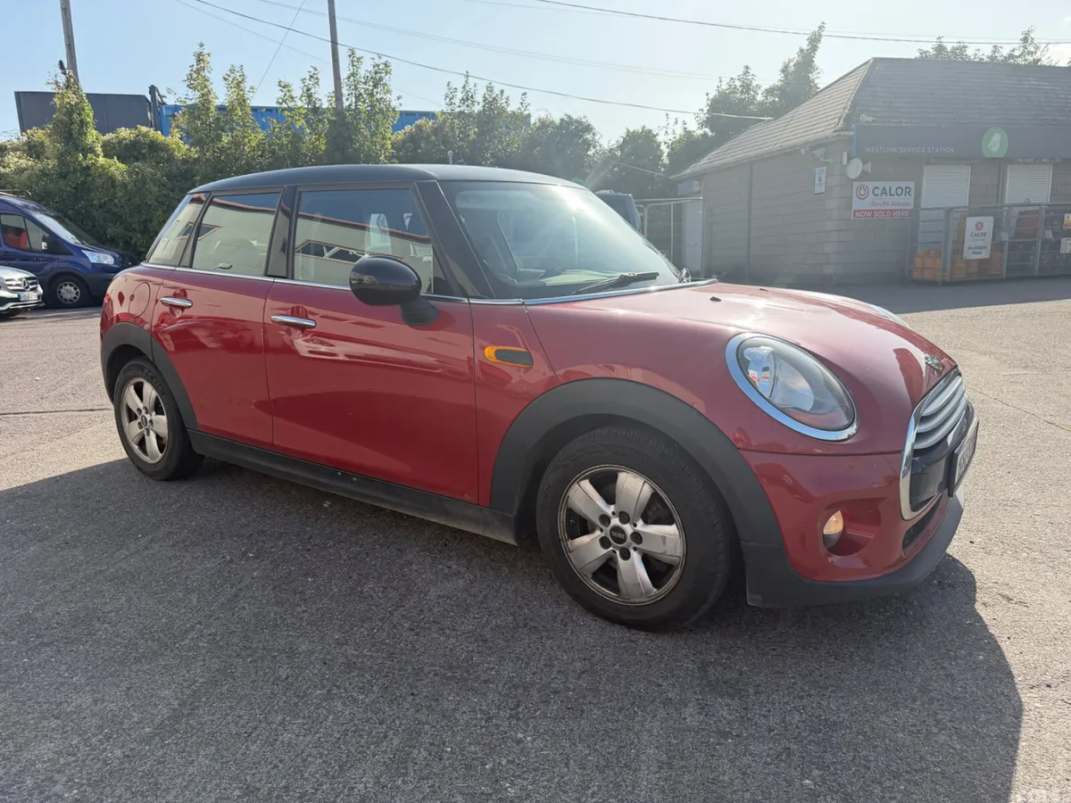 Mini Cooper Hatchback, Diesel, 2015, Red