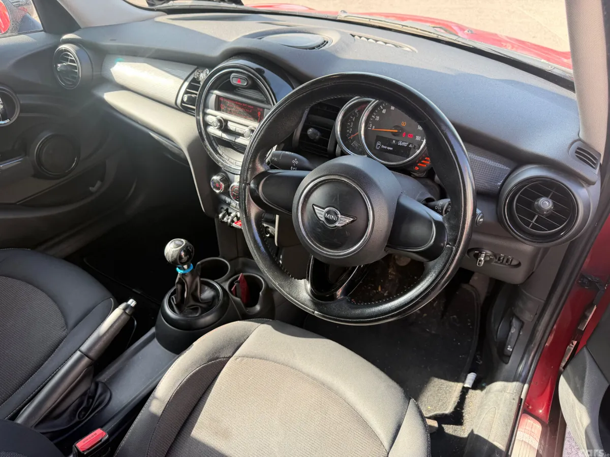 Mini Cooper Hatchback, Diesel, 2015, Red