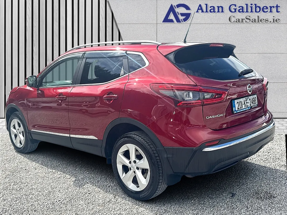 Nissan Qashqai MPV, Petrol, 2020, Red