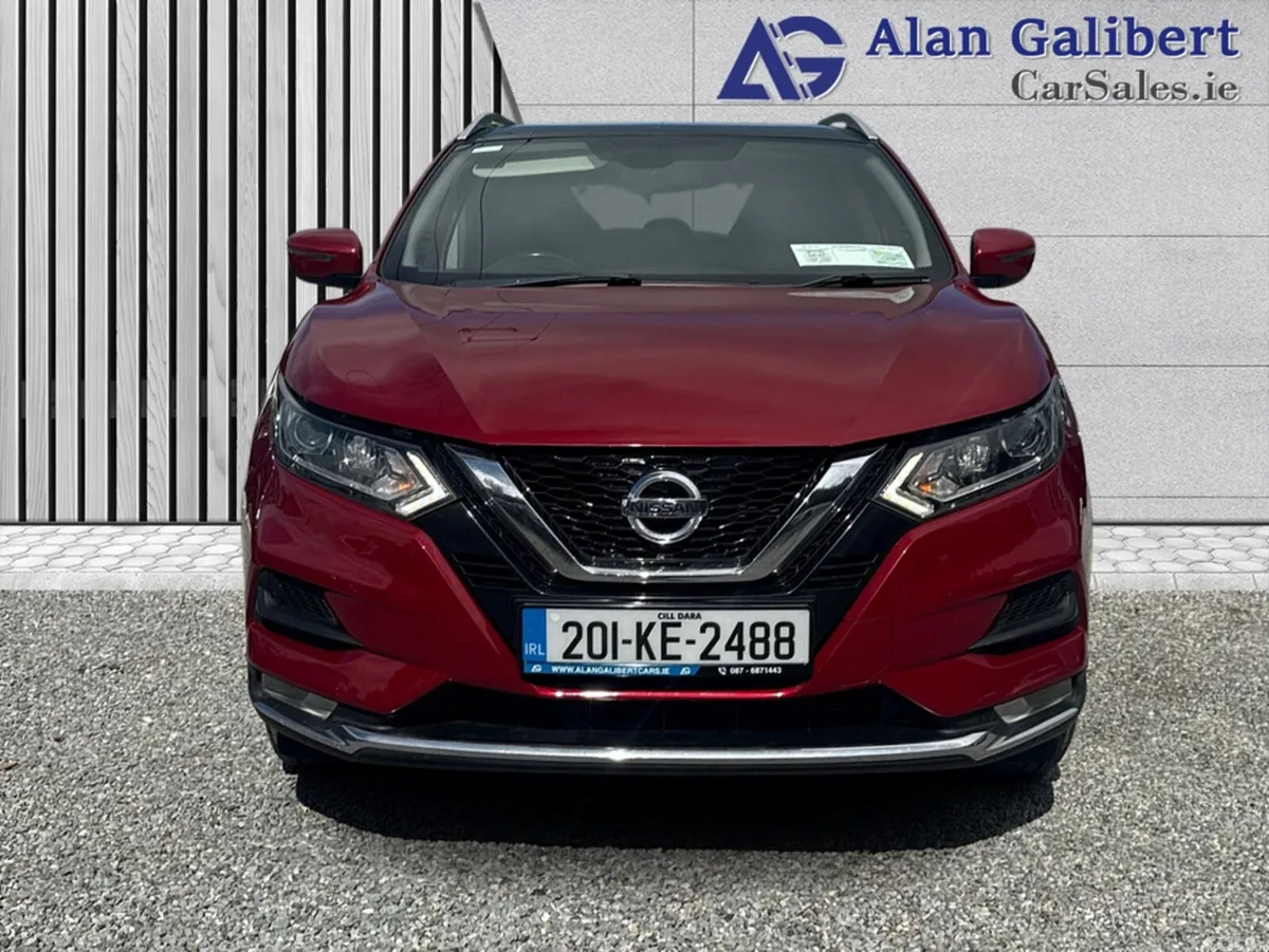 Nissan Qashqai MPV, Petrol, 2020, Red