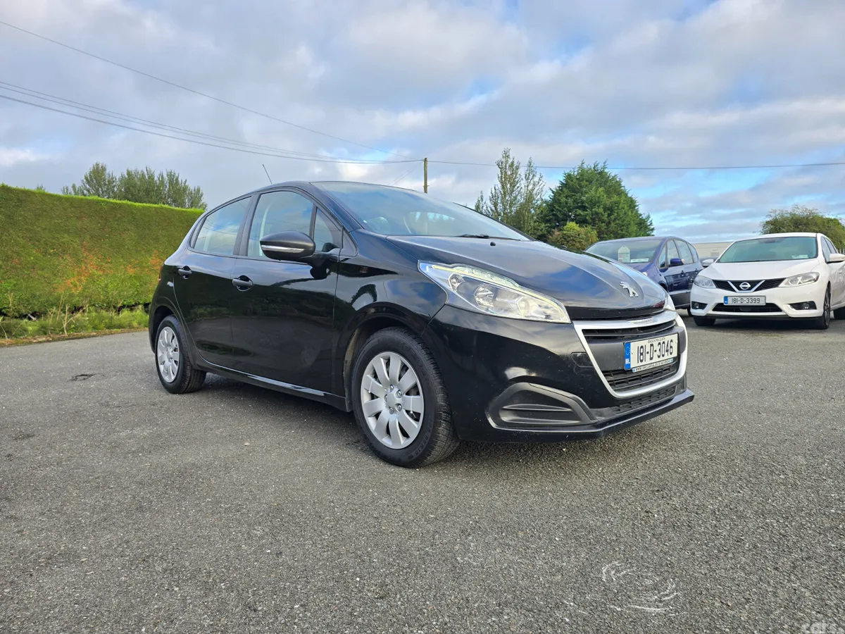 Peugeot 208 Hatchback, Diesel, 2018, Black
