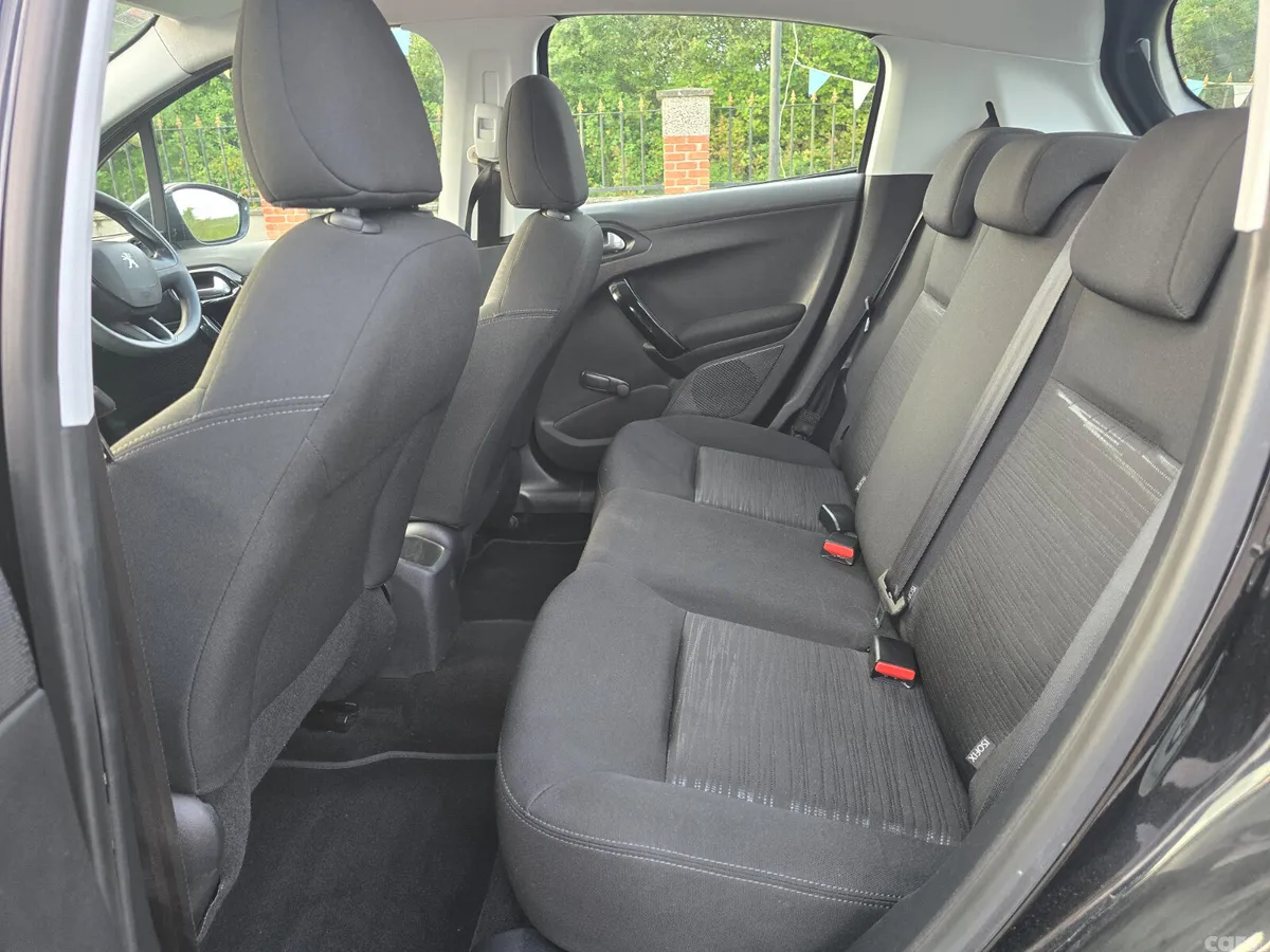 Peugeot 208 Hatchback, Diesel, 2018, Black