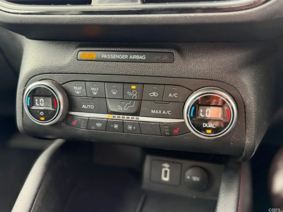 Ford Focus Hatchback, Diesel, 2019, Red