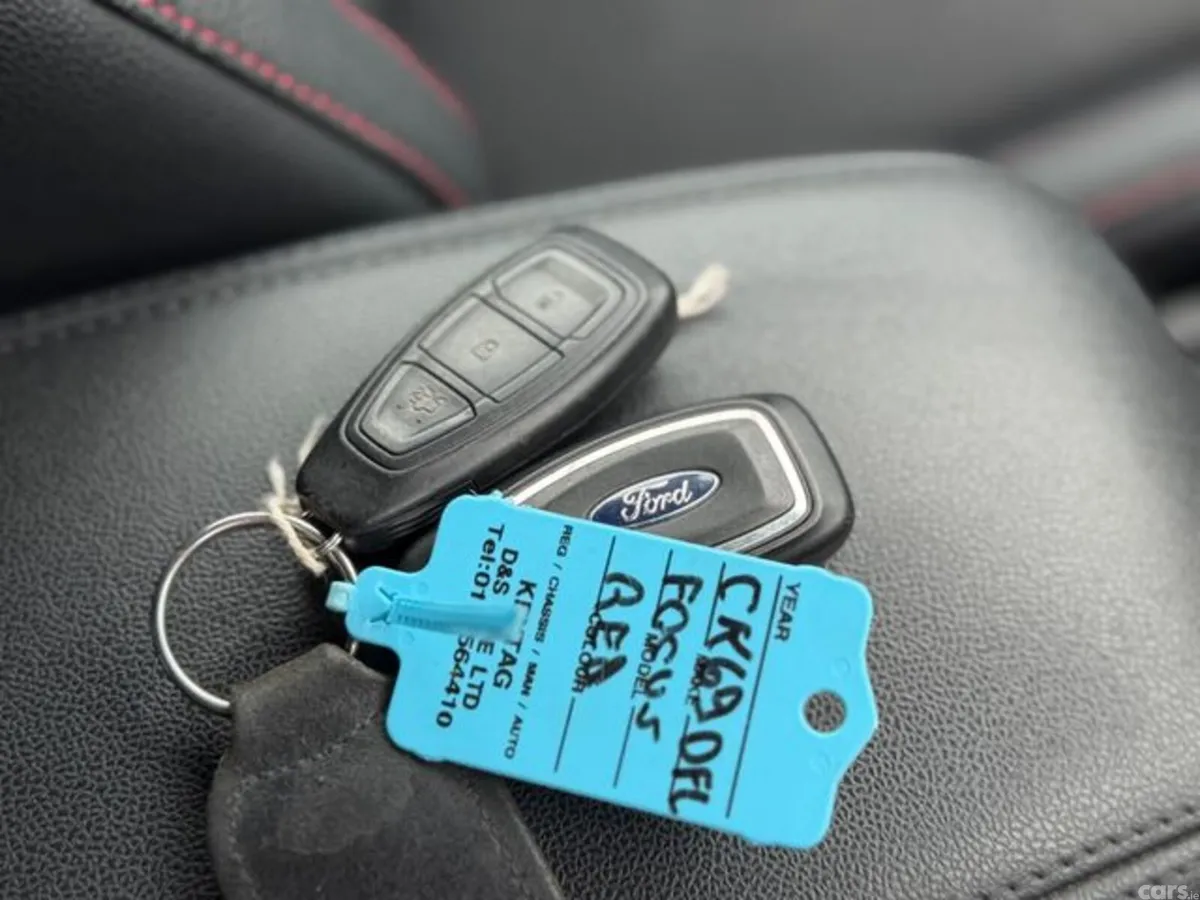 Ford Focus Hatchback, Diesel, 2019, Red