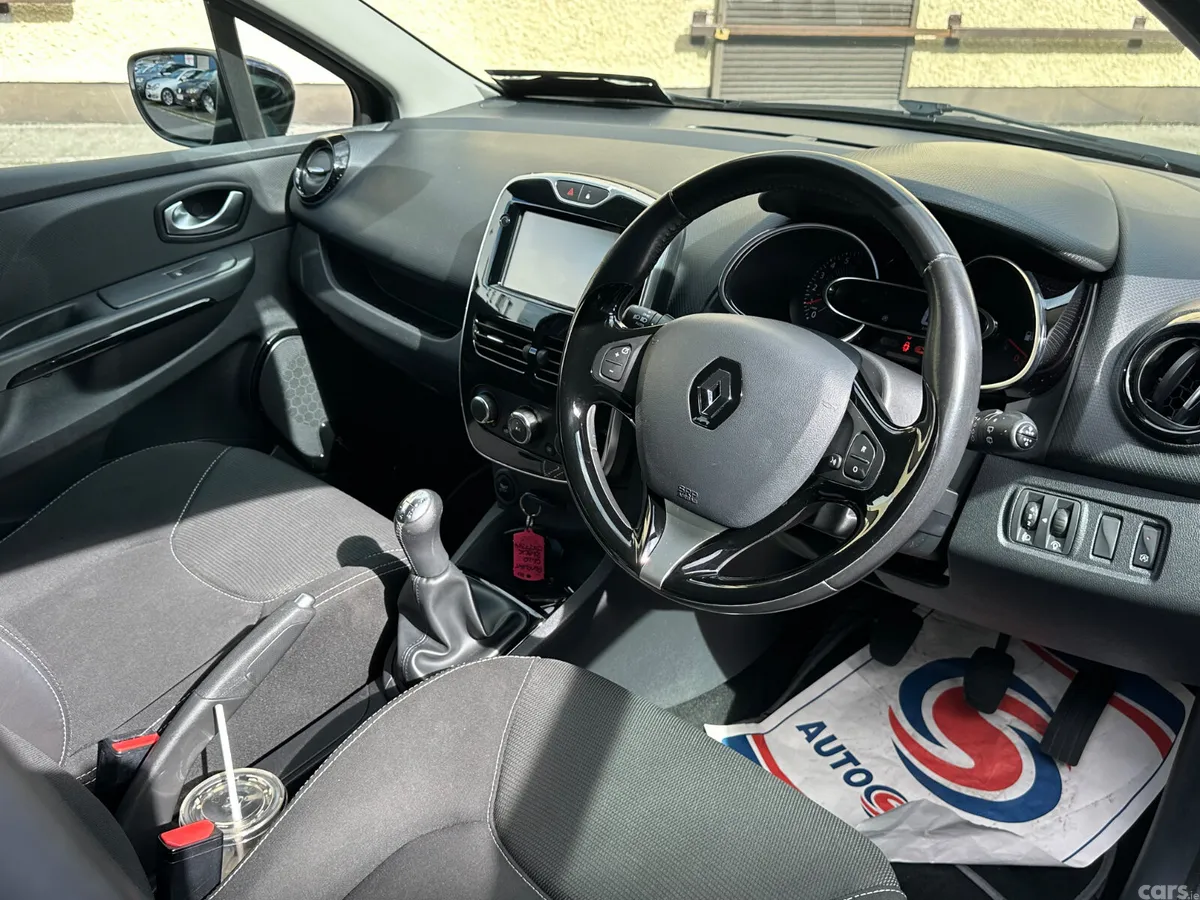 Renault Clio Hatchback, Petrol, 2016, Black