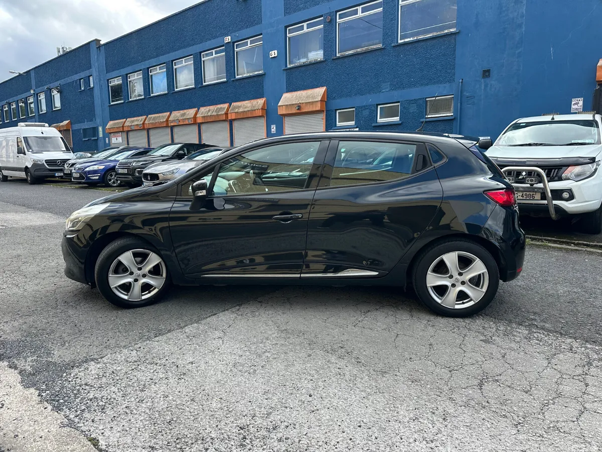 Renault Clio Hatchback, Petrol, 2016, Black