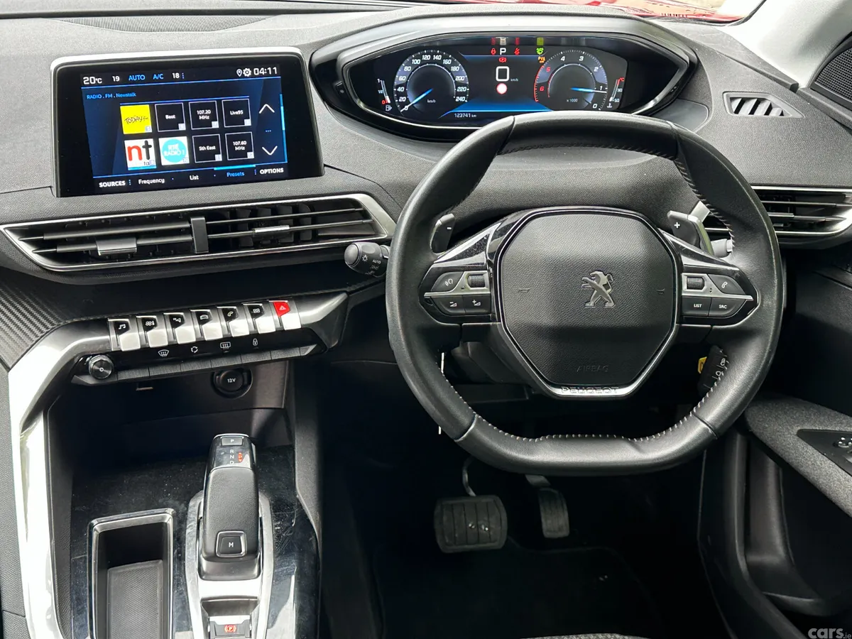 Peugeot 3008 MPV, Diesel, 2020, Red