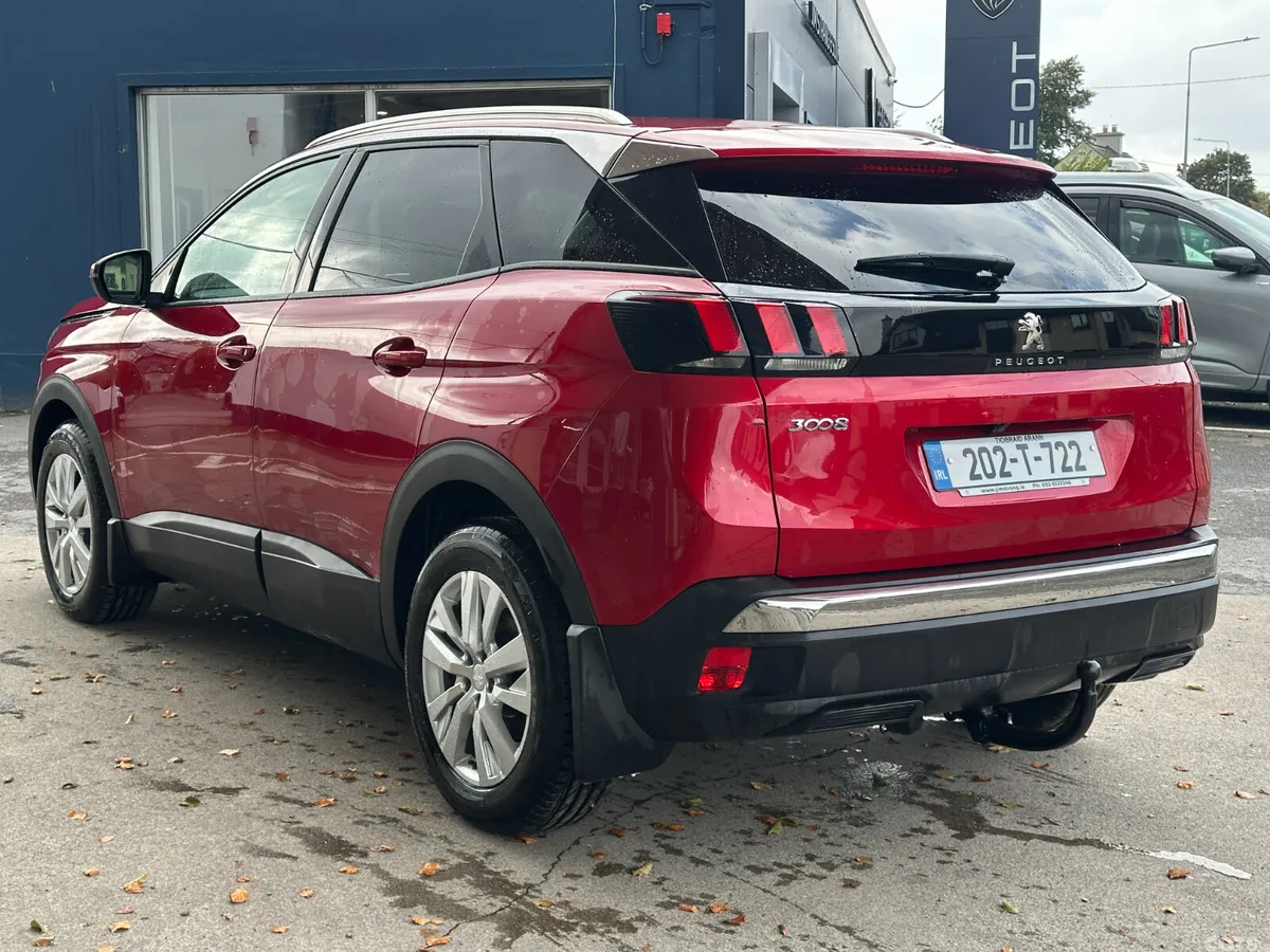 Peugeot 3008 MPV, Diesel, 2020, Red