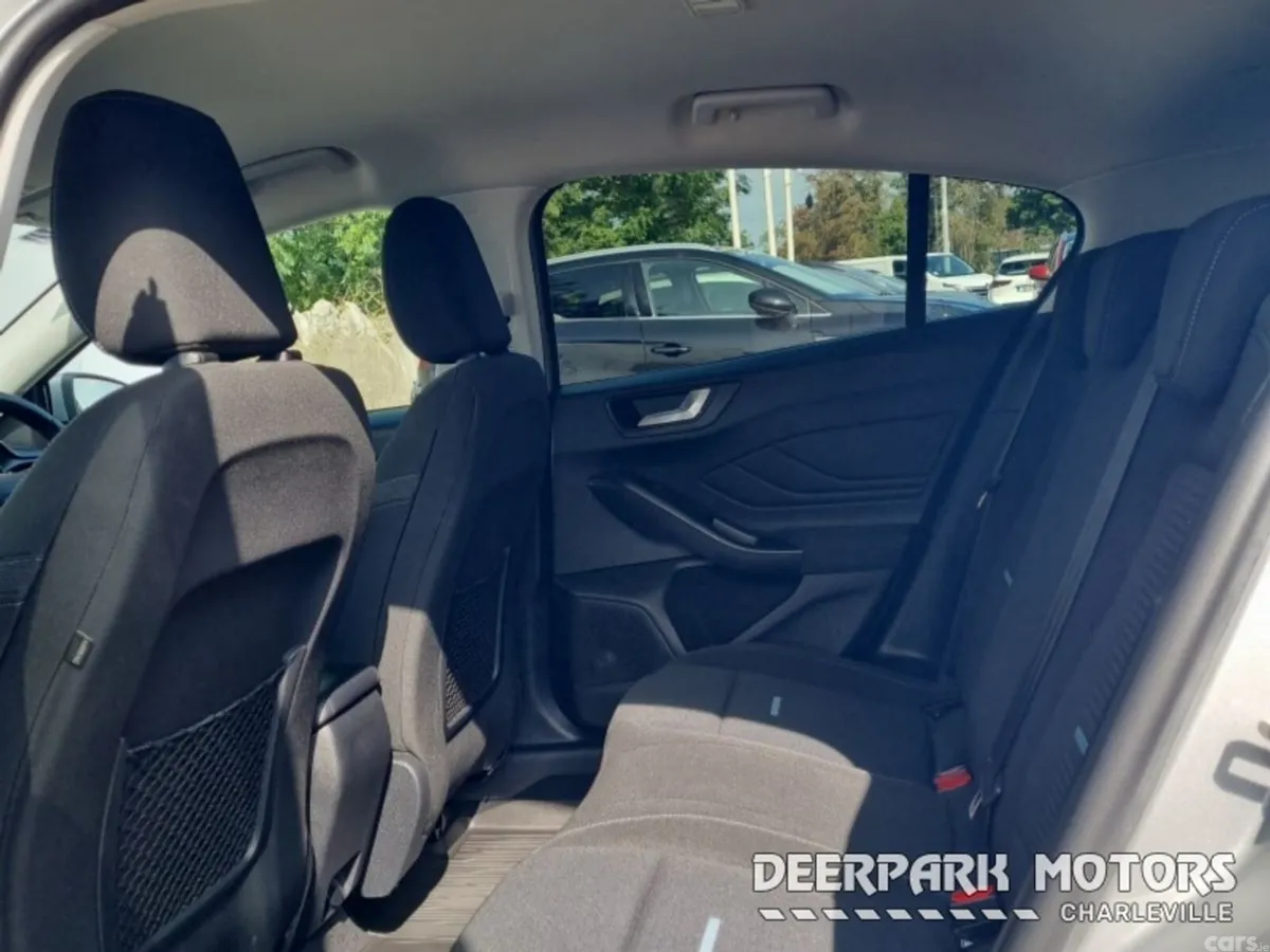 Ford Focus Hatchback, Petrol, 2023, Grey
