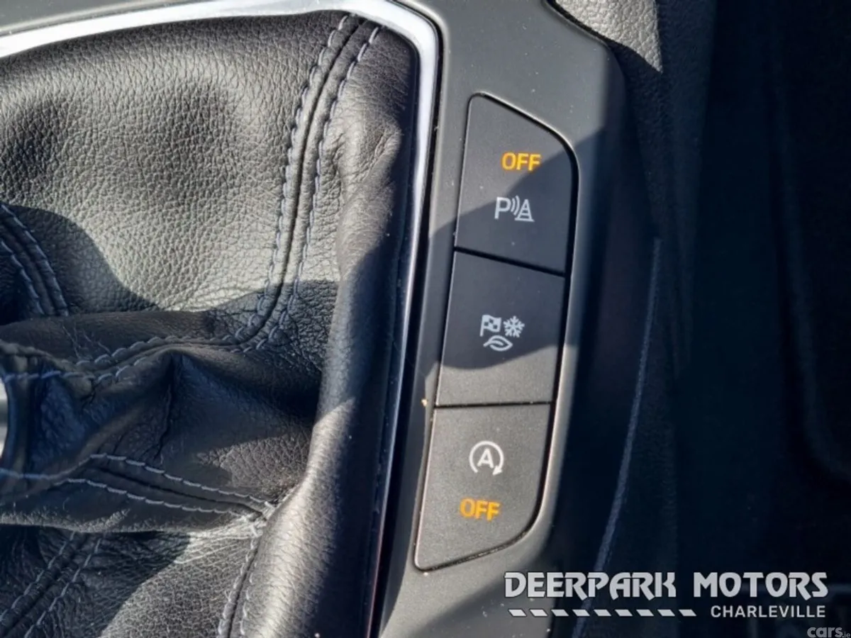 Ford Focus Hatchback, Petrol, 2023, Grey
