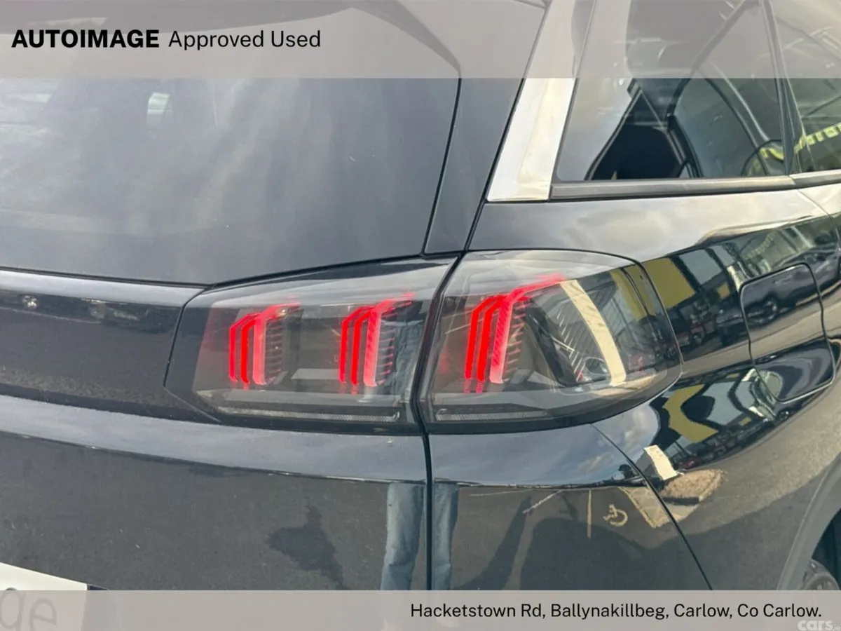 Peugeot 5008 MPV, Diesel, 2021, Black