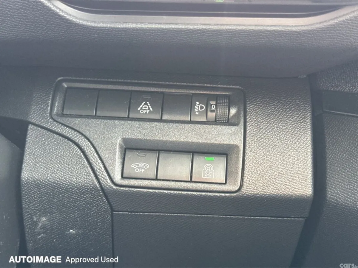 Peugeot 5008 MPV, Diesel, 2021, Black