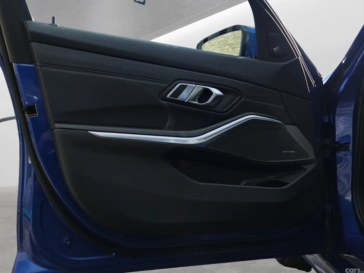 BMW 3-Series Saloon, Petrol Plug-in Hybrid, 2021, Blue