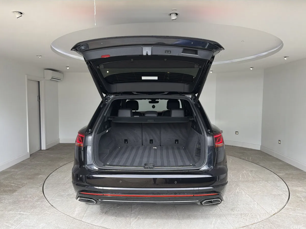 Volkswagen Touareg SUV, Diesel, 2022, Black