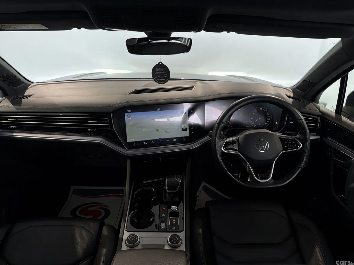 Volkswagen Touareg SUV, Diesel, 2022, Black