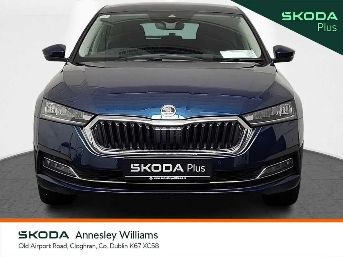 Skoda Octavia Saloon, Petrol, 2024, Blue