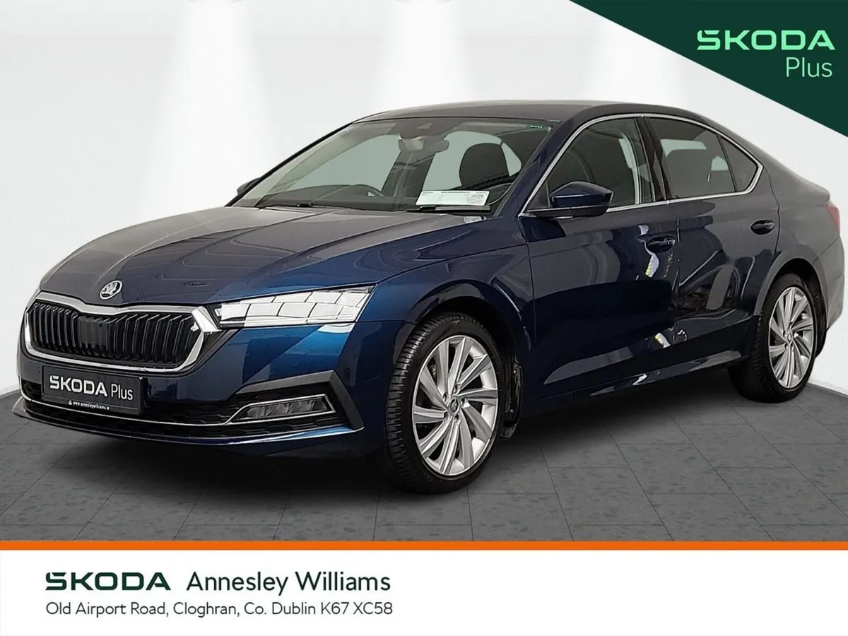 Skoda Octavia Saloon, Petrol, 2024, Blue