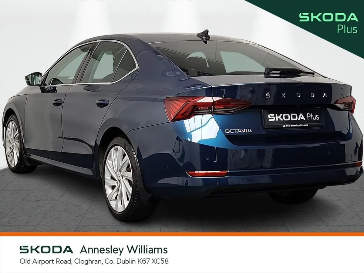 Skoda Octavia Saloon, Petrol, 2024, Blue