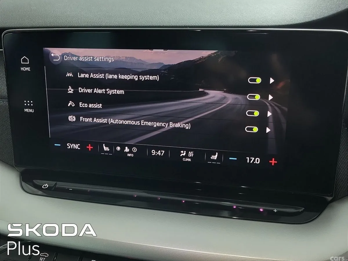 Skoda Octavia Saloon, Petrol, 2024, Blue