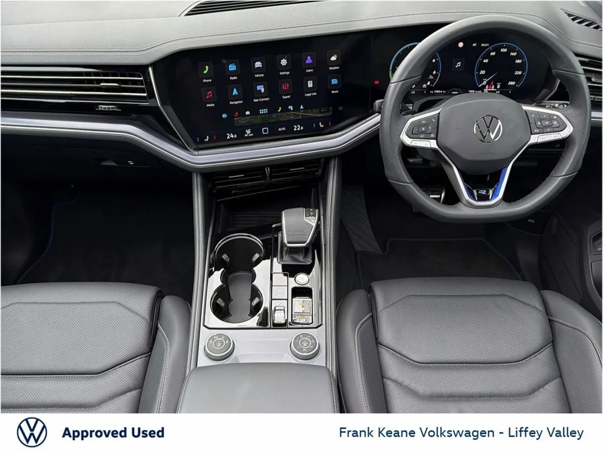 Volkswagen Touareg SUV, Petrol Plug-in Hybrid, 2026, Blue