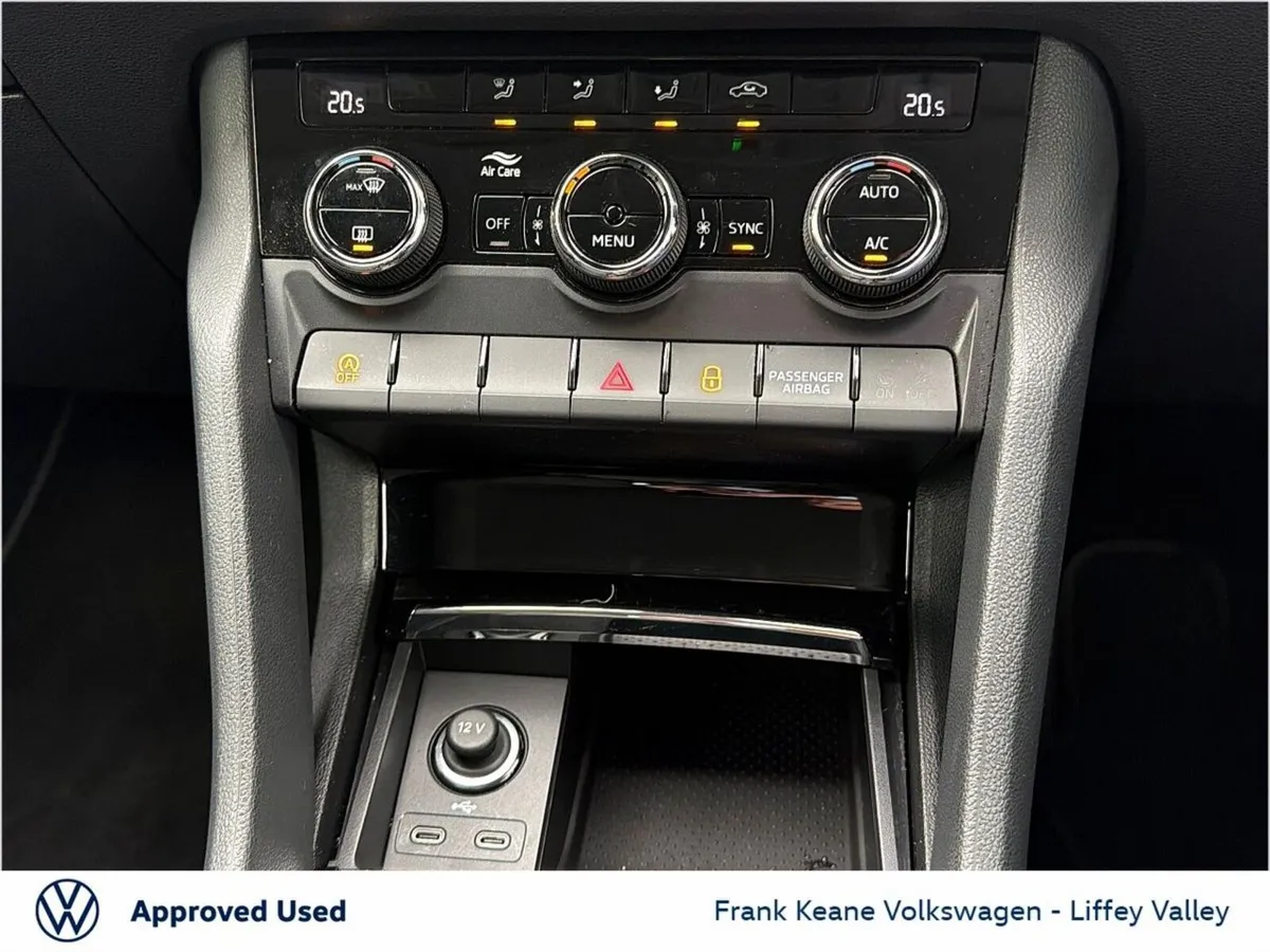 Skoda Karoq SUV, Petrol, 2025, Grey