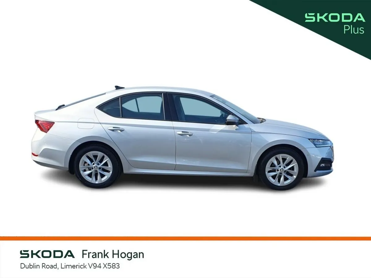 Skoda Octavia Saloon, Diesel, 2023, Silver