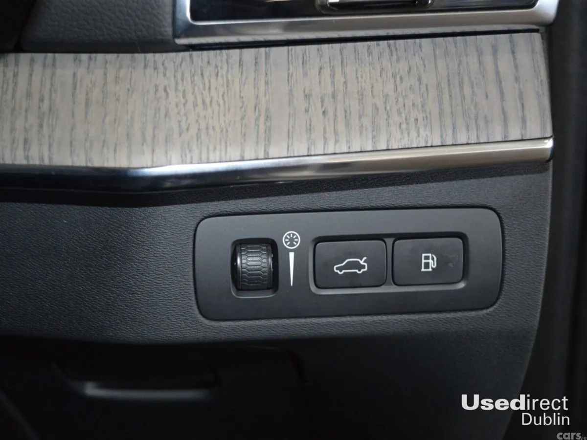 Volvo XC90 SUV, Petrol Plug-in Hybrid, 2022, Grey