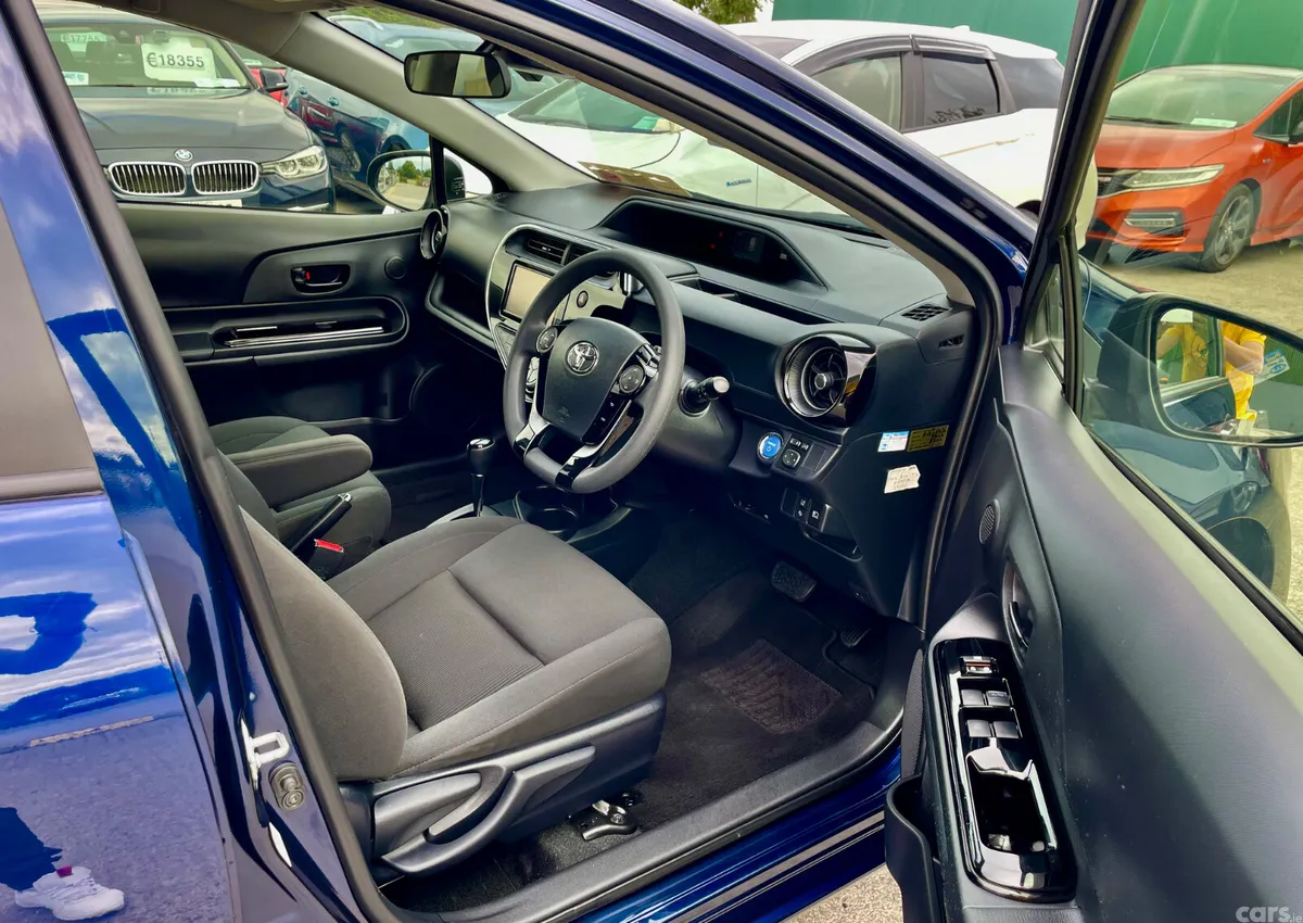 Toyota Aqua Hatchback, Petrol Hybrid, 2019, Blue