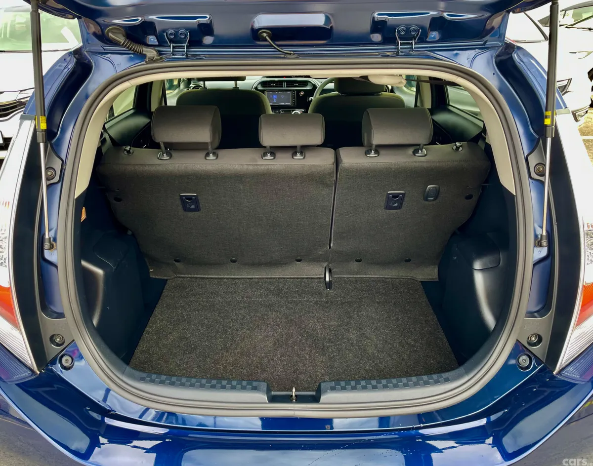 Toyota Aqua Hatchback, Petrol Hybrid, 2019, Blue