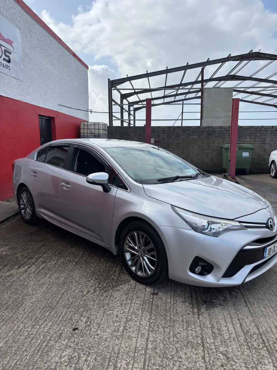 Toyota Avensis Saloon, Diesel, 2018, Silver