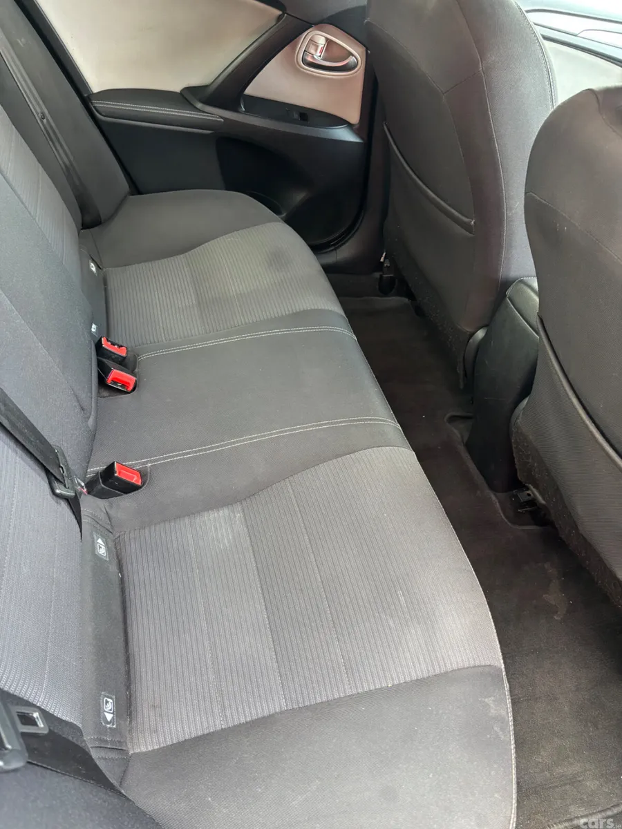 Toyota Avensis Saloon, Diesel, 2018, Silver