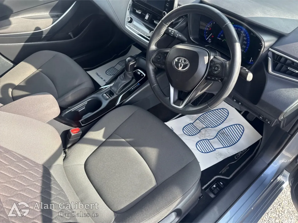 Toyota Corolla Saloon, Petrol Hybrid, 2021, Grey