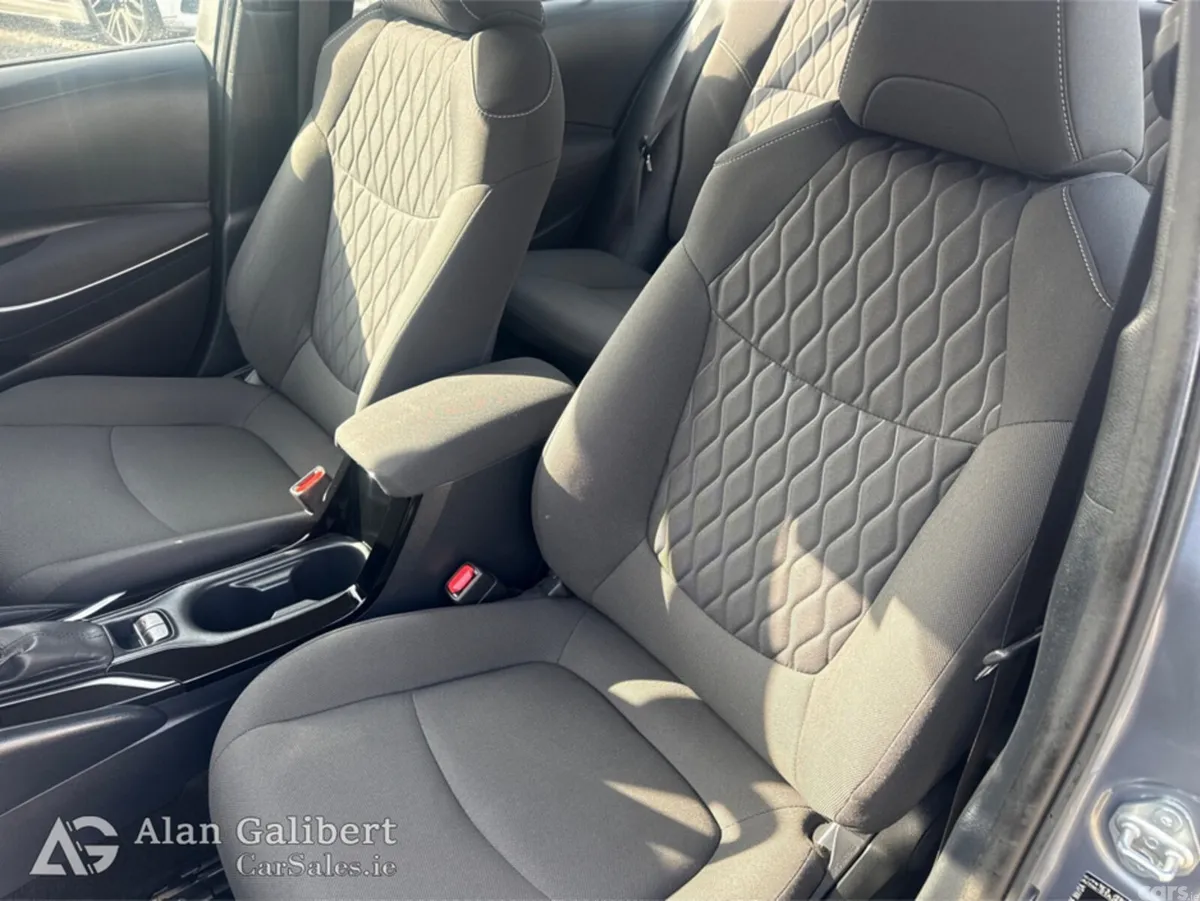 Toyota Corolla Saloon, Petrol Hybrid, 2021, Grey
