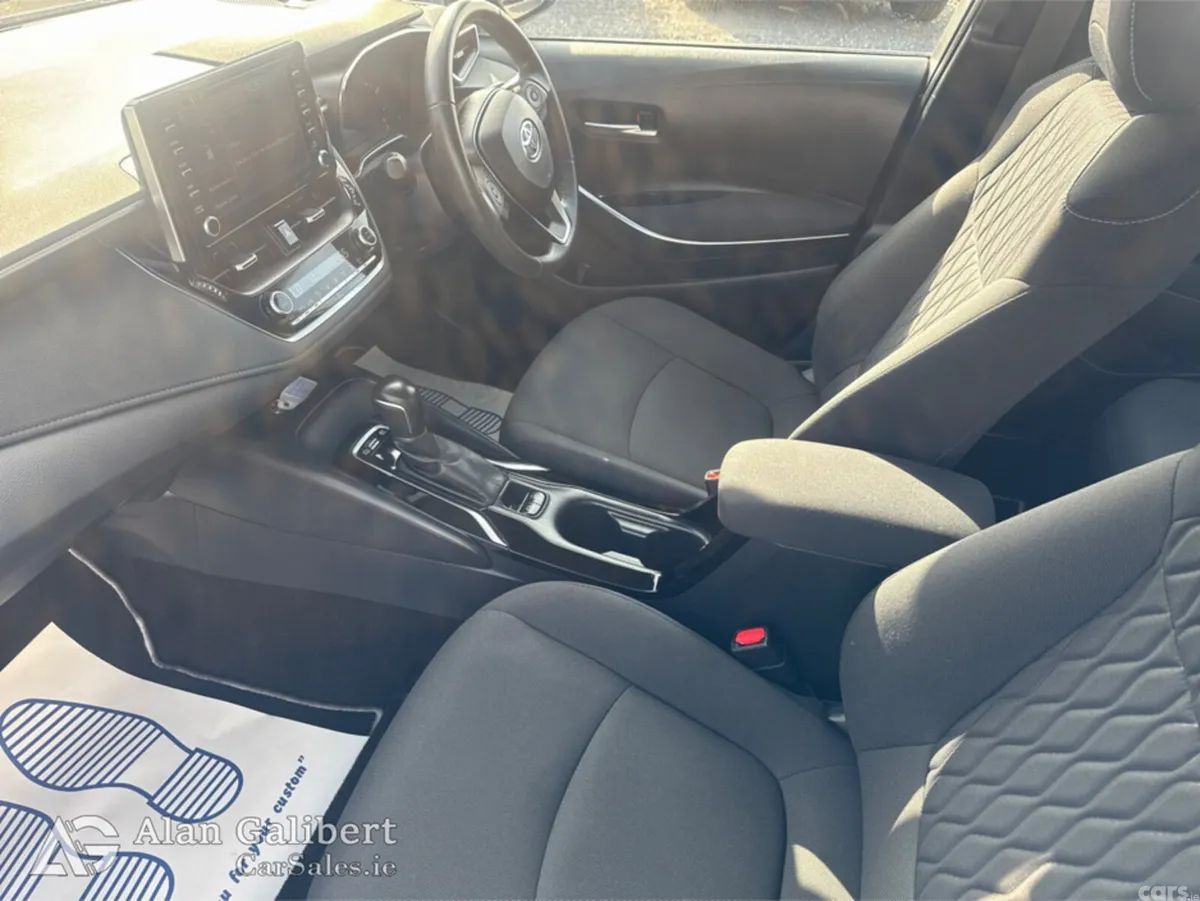 Toyota Corolla Saloon, Petrol Hybrid, 2021, Grey