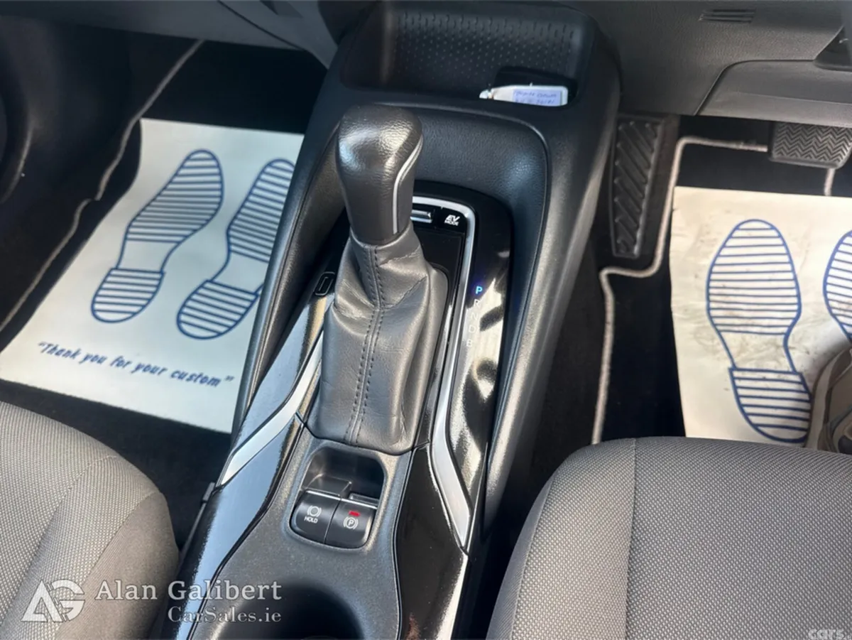 Toyota Corolla Saloon, Petrol Hybrid, 2021, Grey