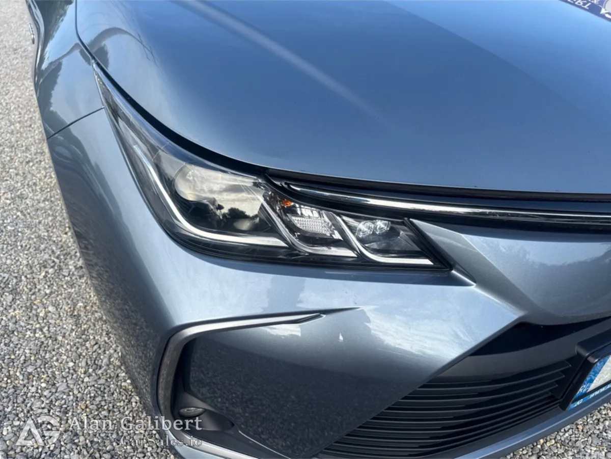 Toyota Corolla Saloon, Petrol Hybrid, 2021, Grey