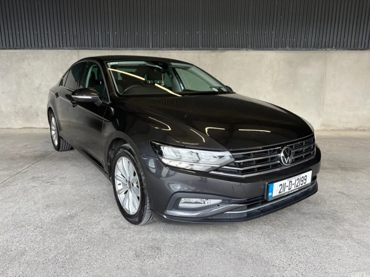 Volkswagen Passat Saloon, Diesel, 2021, Grey