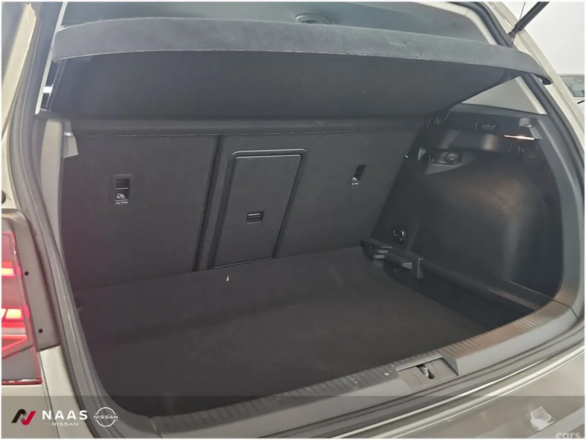 Volkswagen Golf Hatchback, Petrol, 2019, Silver